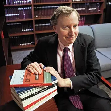 A headshot of Peter Margulies